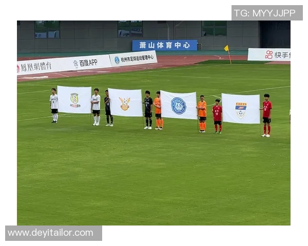 杭州足球队的崛起与挑战揭秘球迷热情与球队状态的深度分析 杭州足球队的崛起与挑战揭秘球迷热情与球队状态的深度分析